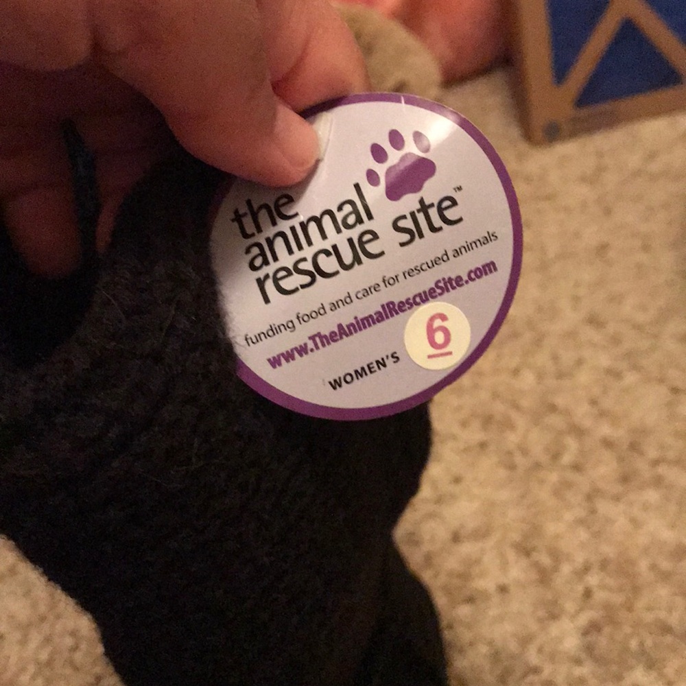 ❌SOLD❌Animal Rescue winter boots - Picture 4 of 4